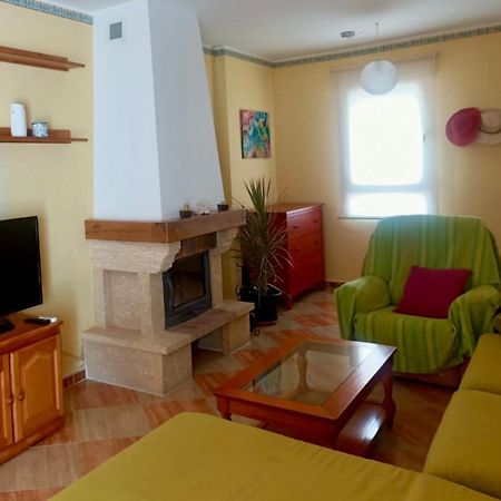 Chalet Adosado Con Azotea Andaluza Y Patio, Junto A La Playa Исла-Кристина Экстерьер фото