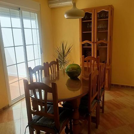Chalet Adosado Con Azotea Andaluza Y Patio, Junto A La Playa Исла-Кристина Экстерьер фото