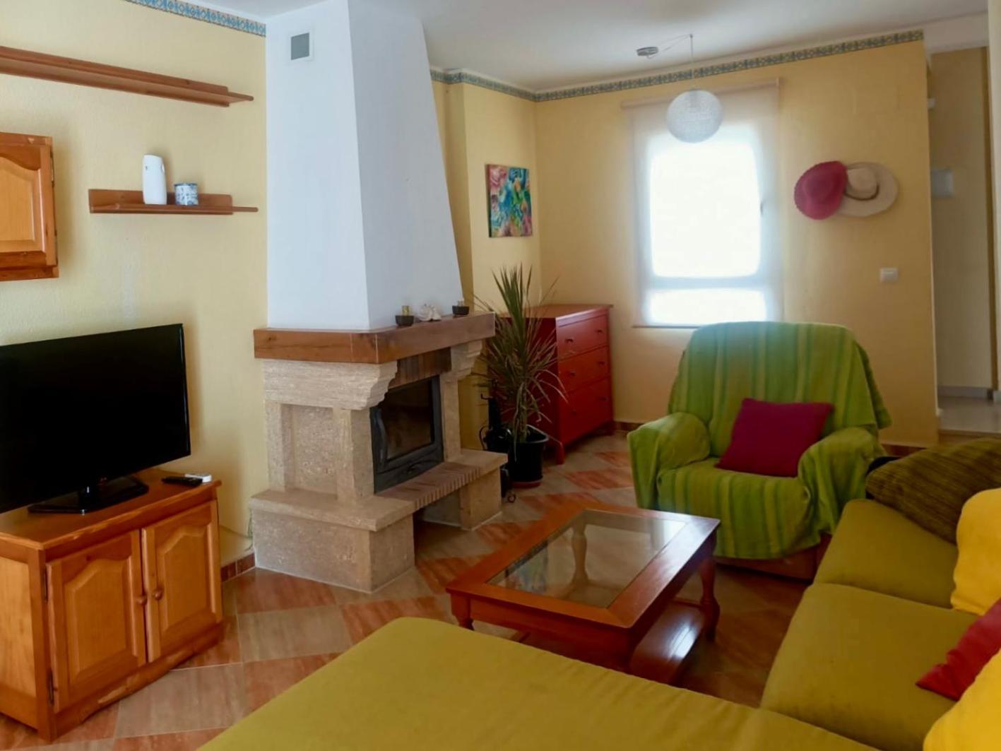 Chalet Adosado Con Azotea Andaluza Y Patio, Junto A La Playa Исла-Кристина Экстерьер фото