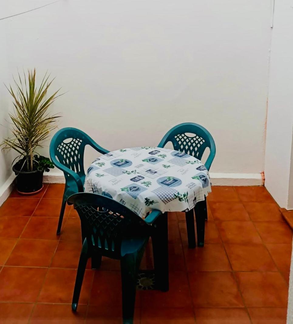 Chalet Adosado Con Azotea Andaluza Y Patio, Junto A La Playa Исла-Кристина Экстерьер фото