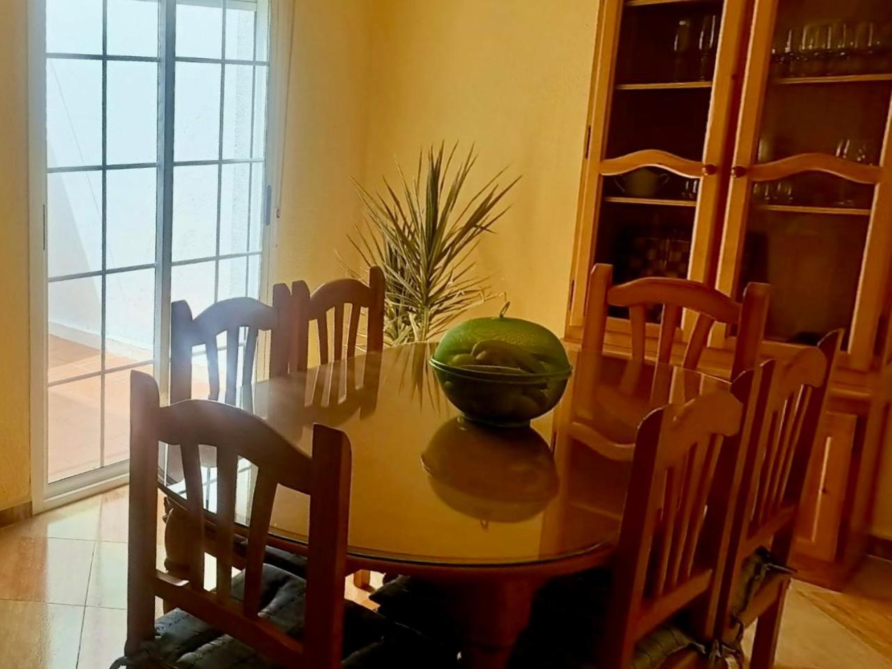Chalet Adosado Con Azotea Andaluza Y Patio, Junto A La Playa Исла-Кристина Экстерьер фото